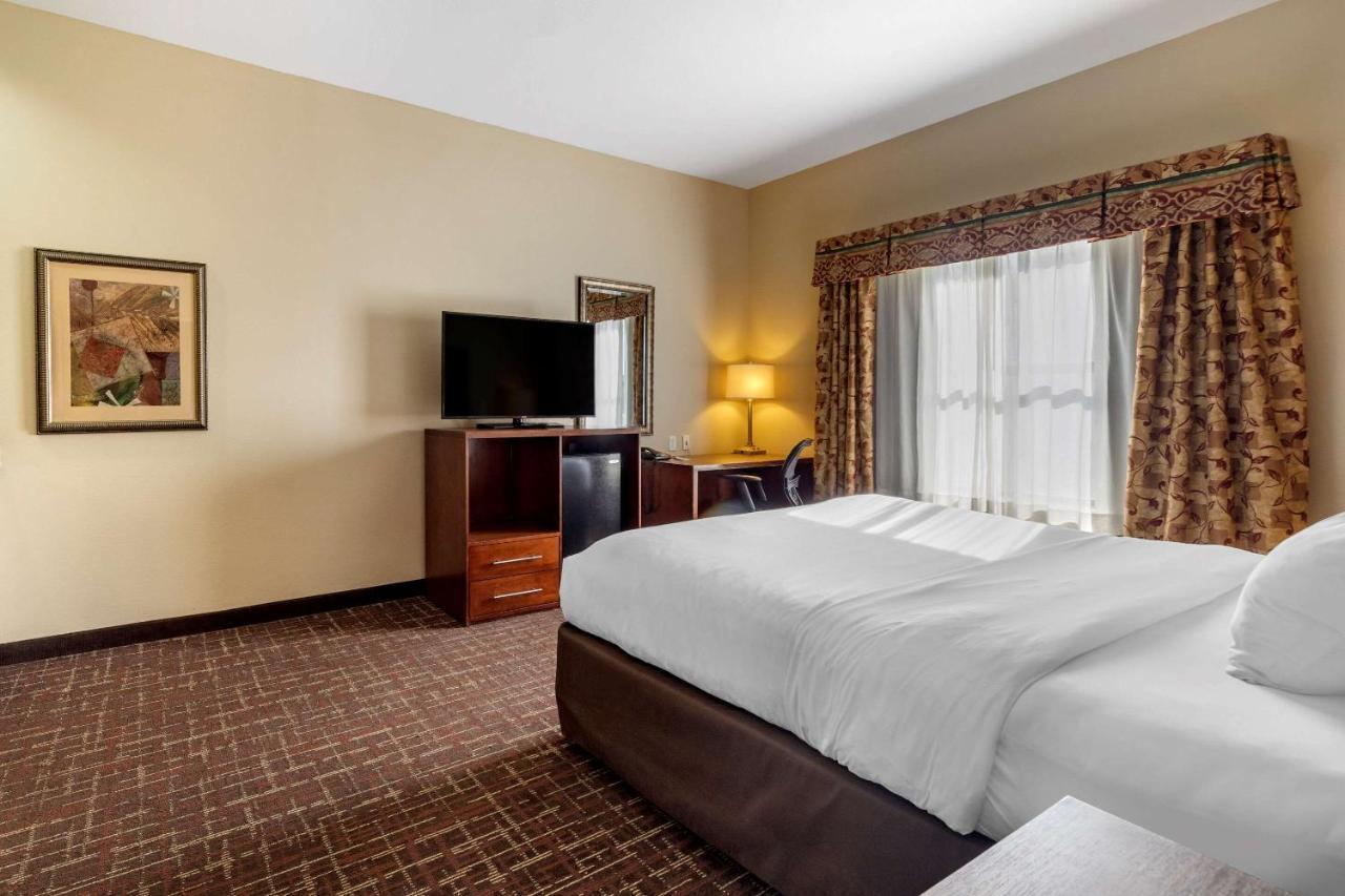 Comfort Inn & Suites Shawnee North Near I-40 Bagian luar foto
