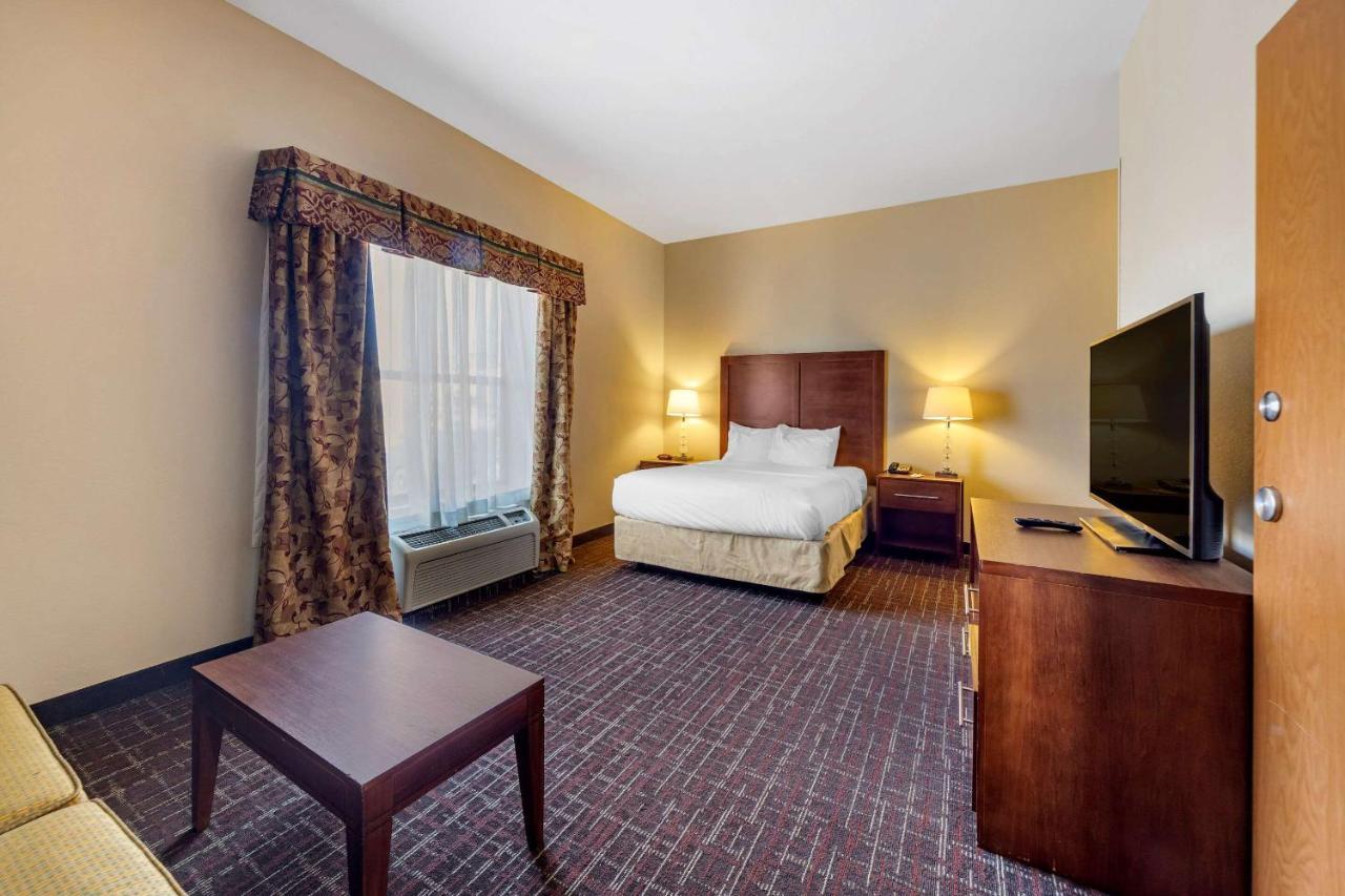 Comfort Inn & Suites Shawnee North Near I-40 Bagian luar foto