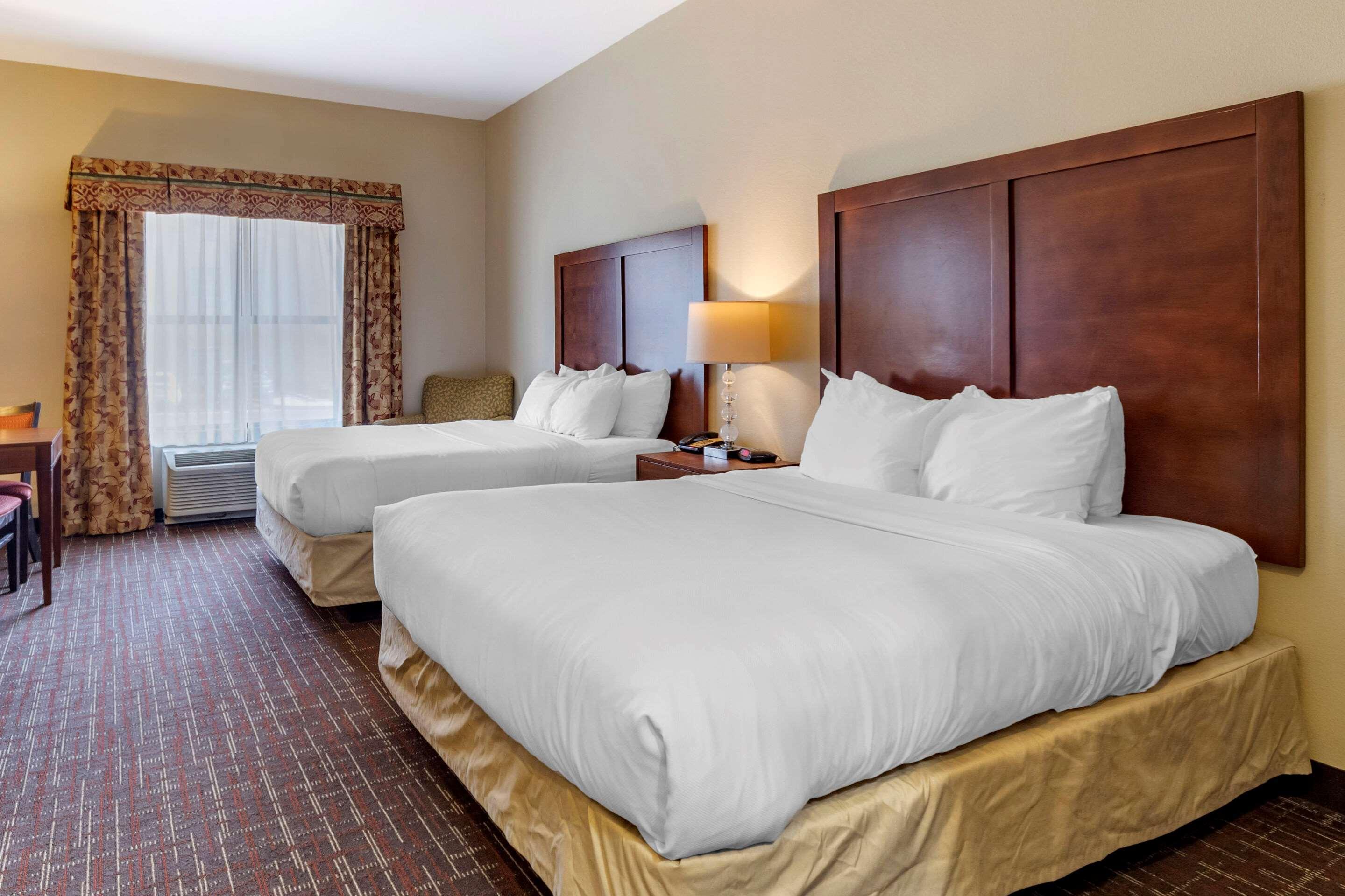 Comfort Inn & Suites Shawnee North Near I-40 Bagian luar foto