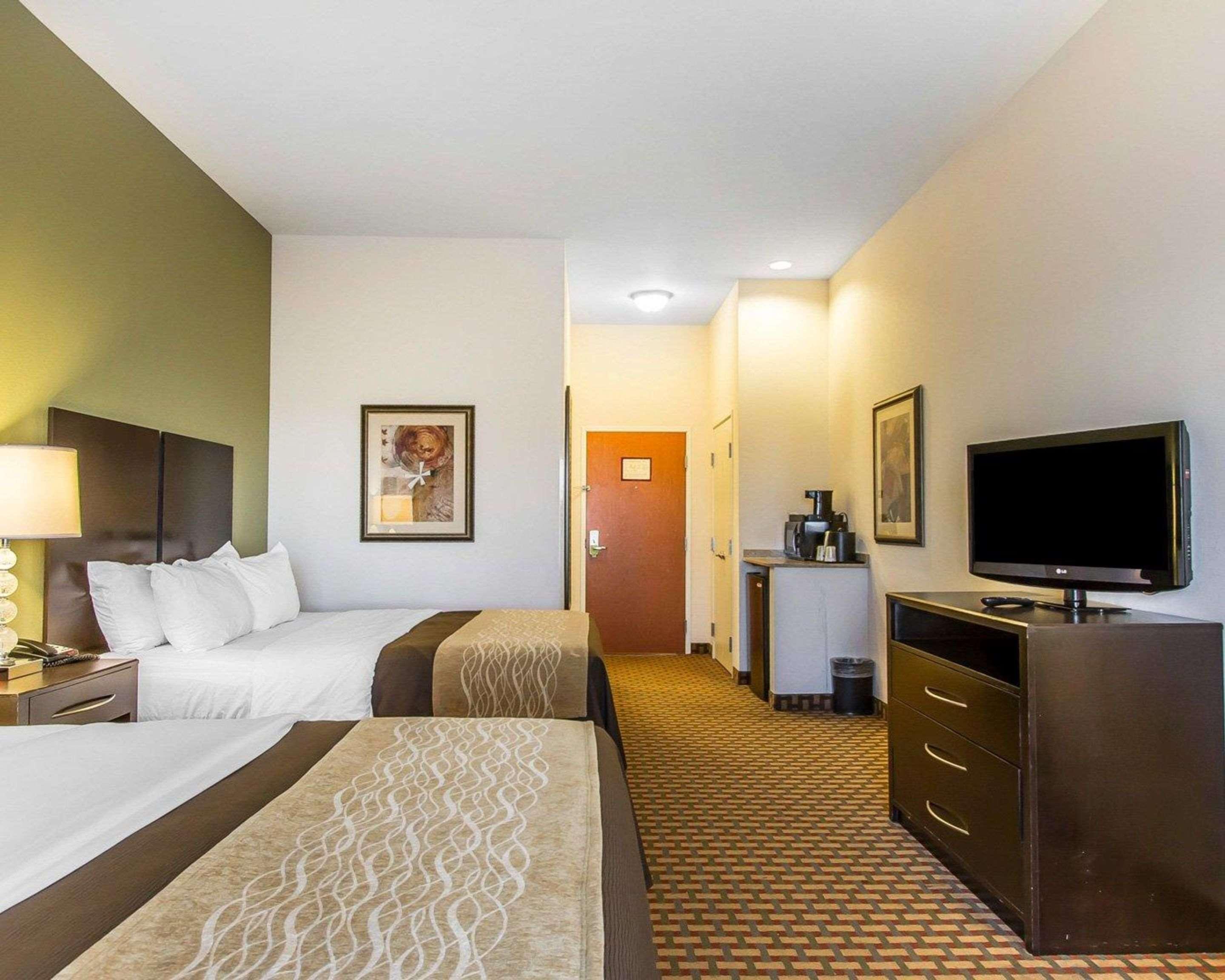 Comfort Inn & Suites Shawnee North Near I-40 Bagian luar foto