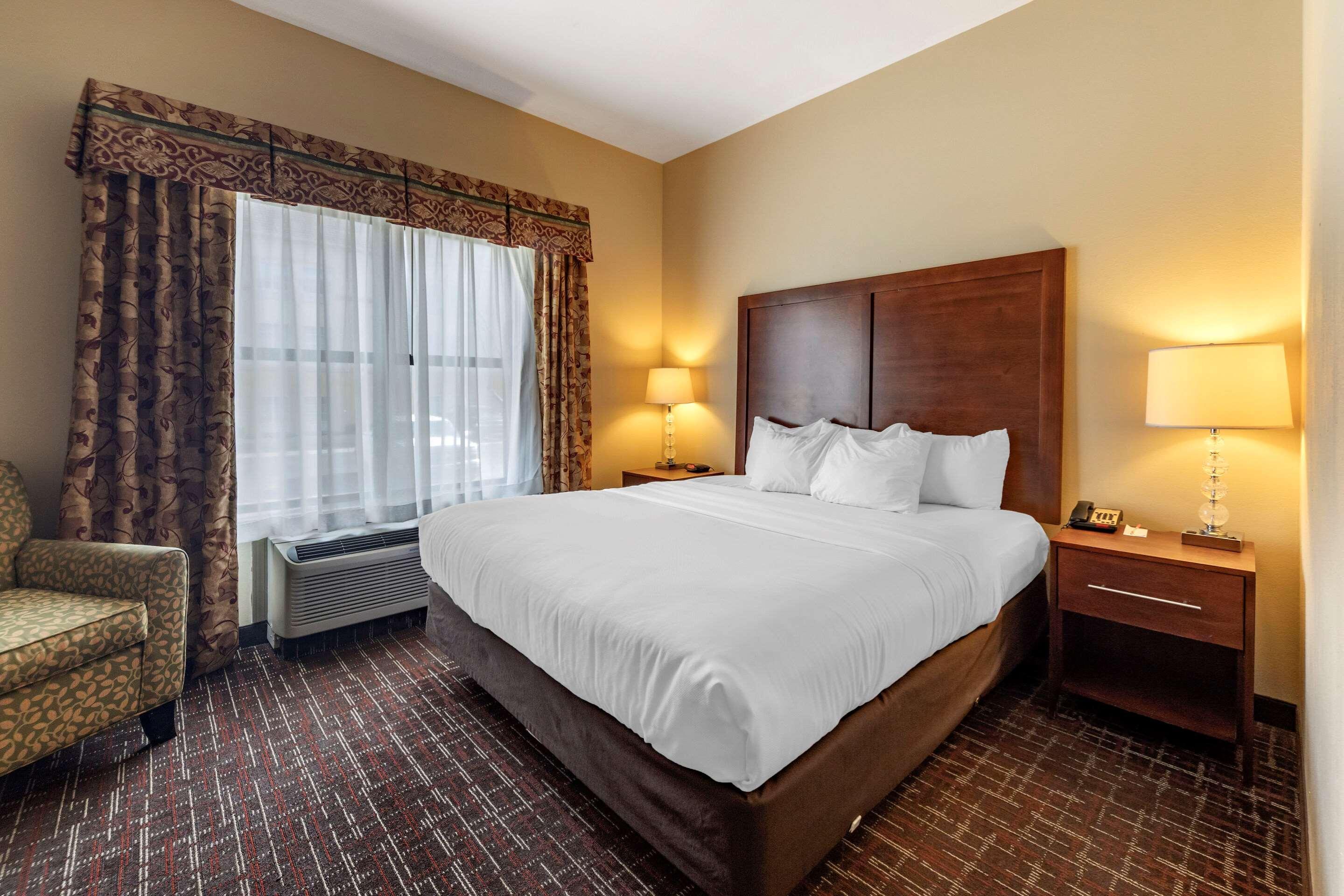 Comfort Inn & Suites Shawnee North Near I-40 Bagian luar foto