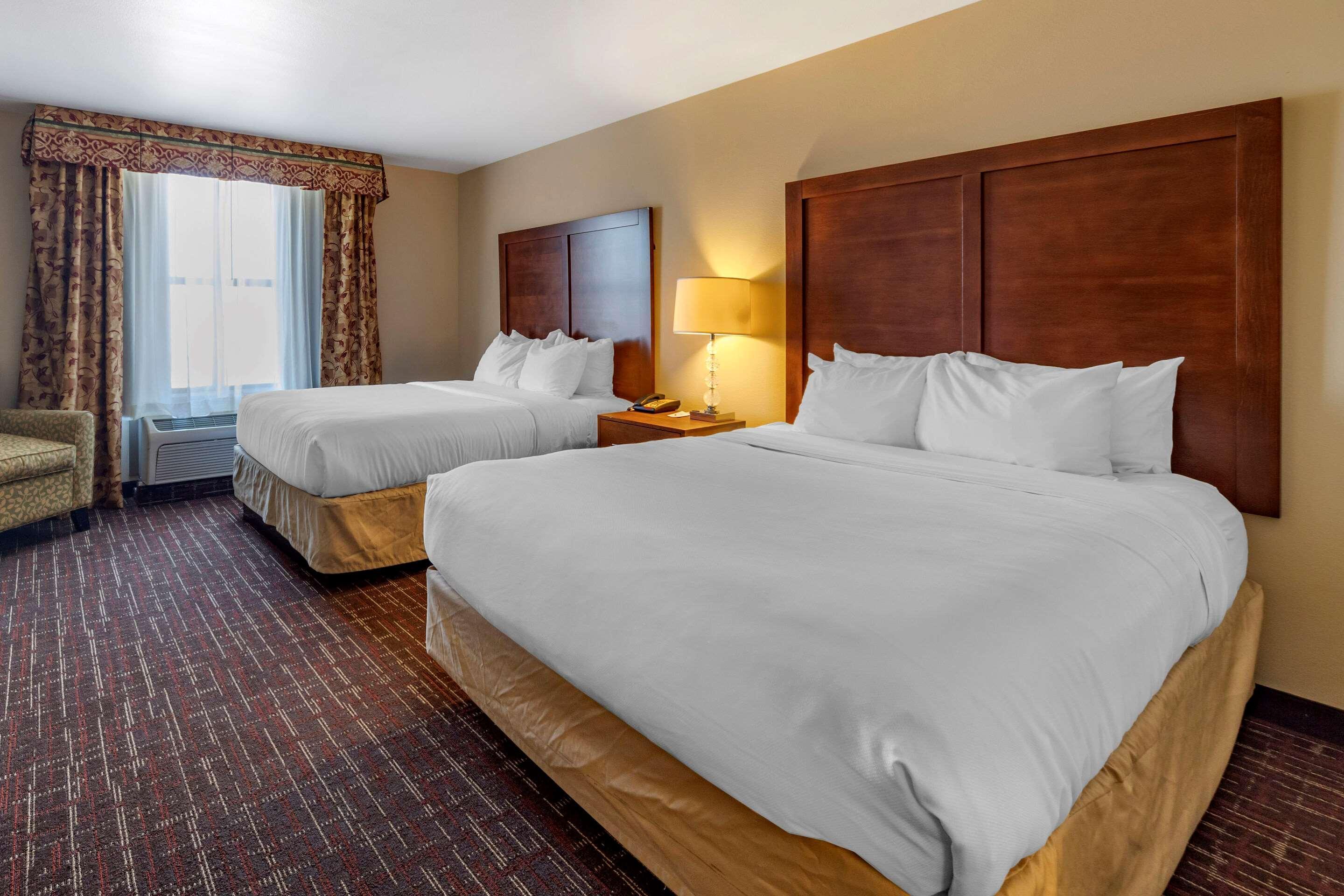 Comfort Inn & Suites Shawnee North Near I-40 Bagian luar foto