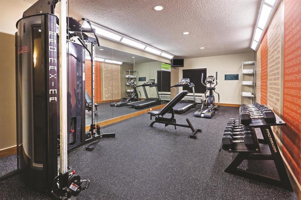 Comfort Inn & Suites Shawnee North Near I-40 Bagian luar foto