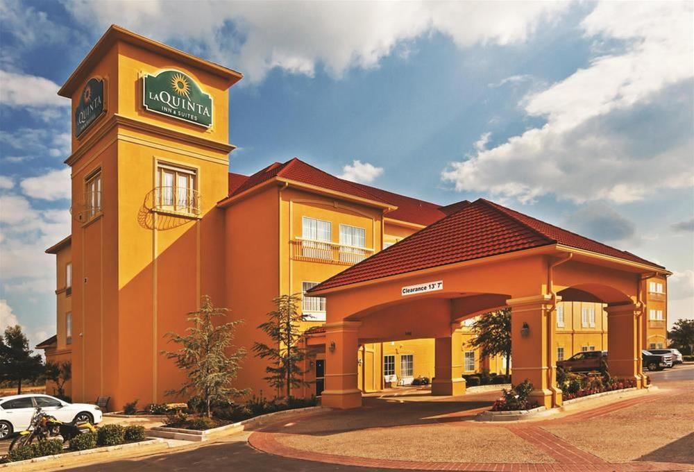 Comfort Inn & Suites Shawnee North Near I-40 Bagian luar foto