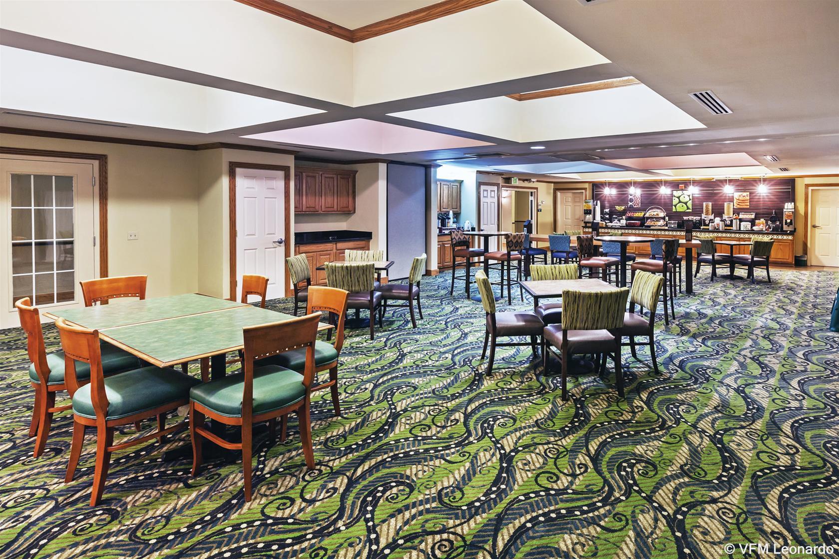 Comfort Inn & Suites Shawnee North Near I-40 Bagian luar foto